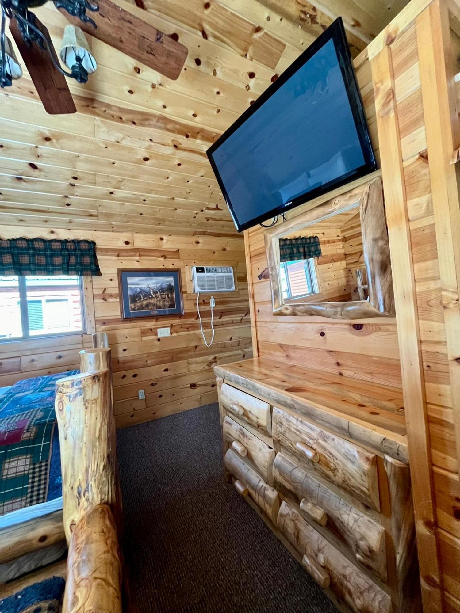 Badlands Frontier Cabins Wall Luaran gambar