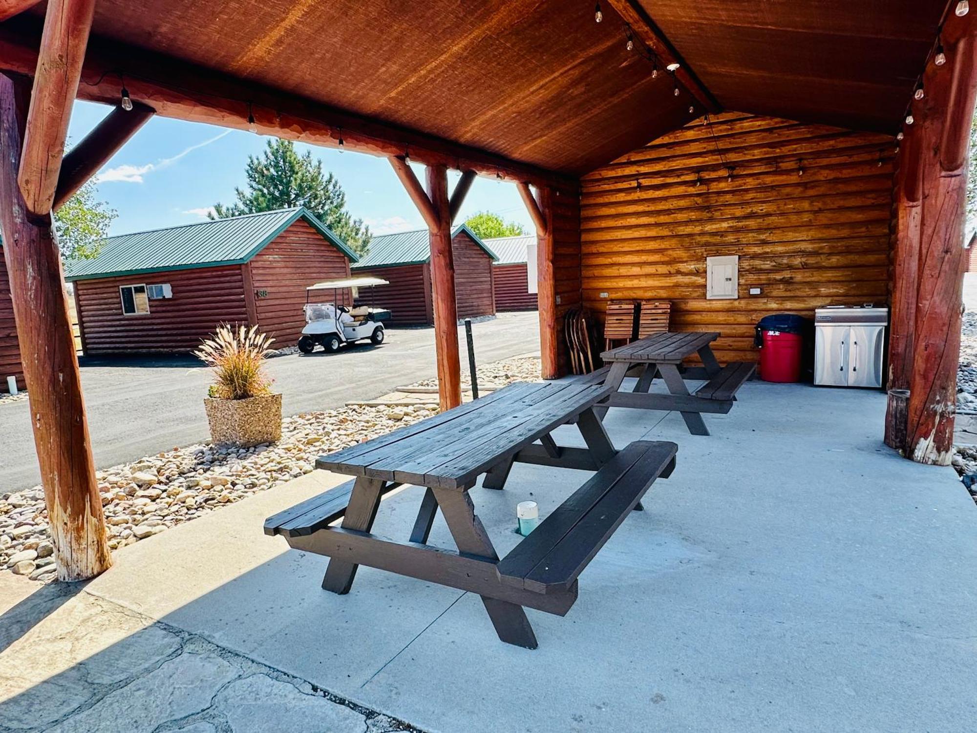 Badlands Frontier Cabins Wall Luaran gambar